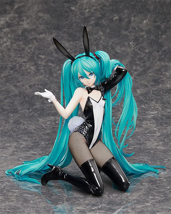 FREEING Hatsune Miku: Bunny Ver. / Art by SanMuYYB