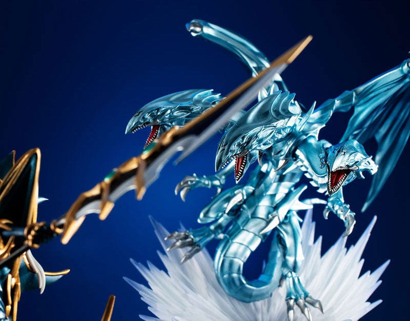 MEGAHOUSE MONSTERS CHRONICLE: Yu-Gi-Oh! Duel Monsters - Blue-Eyes Ultimate Dragon