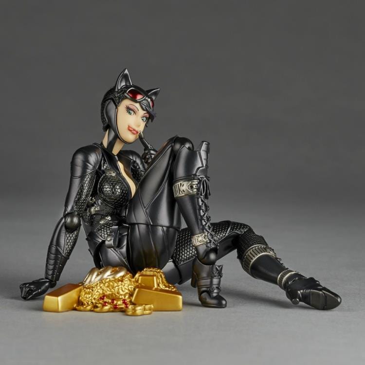 KAIYODO Batman: Arkham Knight Amazing Yamaguchi Revoltech NR022 Catwoman