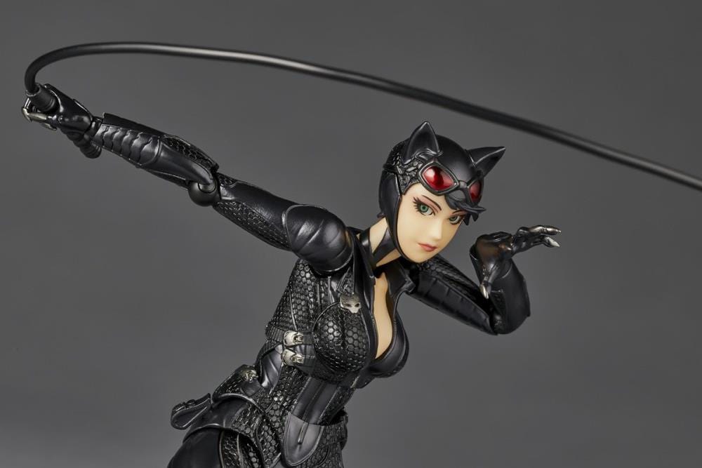 KAIYODO Batman: Arkham Knight Amazing Yamaguchi Revoltech NR022 Catwoman