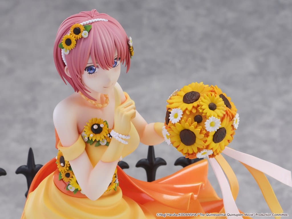 ESTREAM The Quintessential Quintuplets Ichika Nakano (Floral Dress Ver.) 1/7 Scale Shibuya Scramble Figure