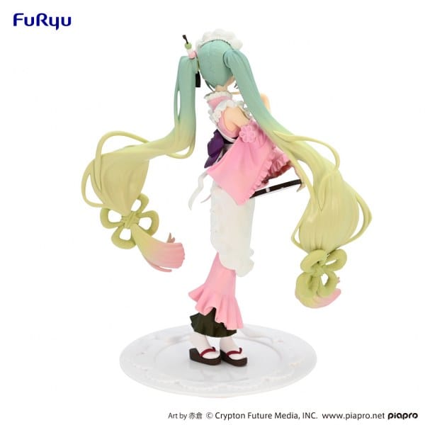 FURYU Vocaloid Exceed Creative Hatsune Miku (Matcha Green Tea Parfait Cherry Blossom Ver.) Figure