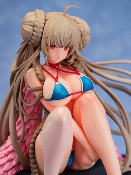 AMIAMI Azur Lane Formidable (The Lady of the Beach Ver.) 1/7 Scale Figure