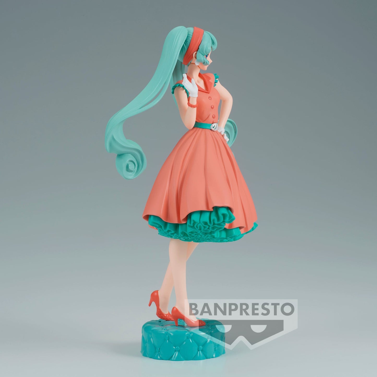 BANPRESTO Hatsune Miku World Journey Vol.1 - Hatsune Miku Figure