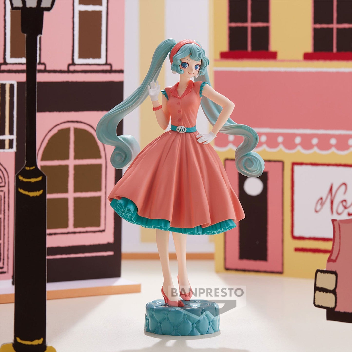 BANPRESTO Hatsune Miku World Journey Vol.1 - Hatsune Miku Figure