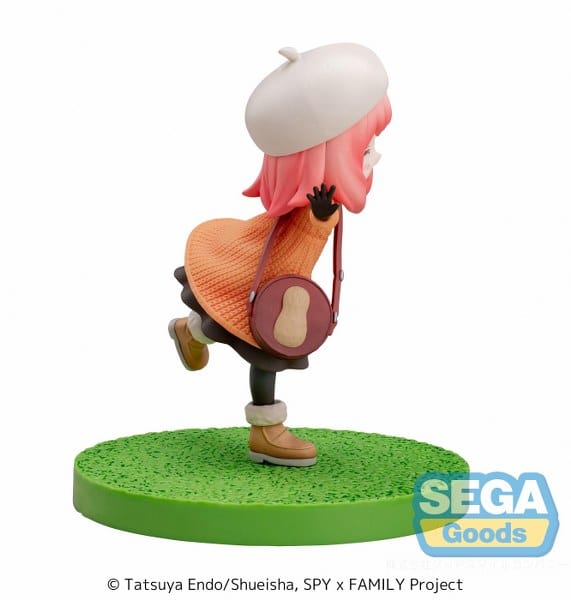 SEGA Spy x Family Luminasta Anya Forger (Family Outing Ver.2)