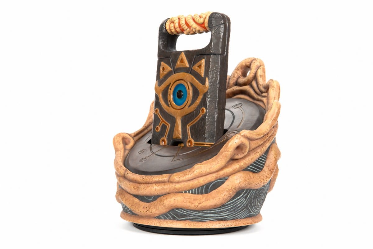 FIRST 4 FIGURES The Legend of Zelda: Breath of the Wild Sheikah Slate Limited Edition Statue