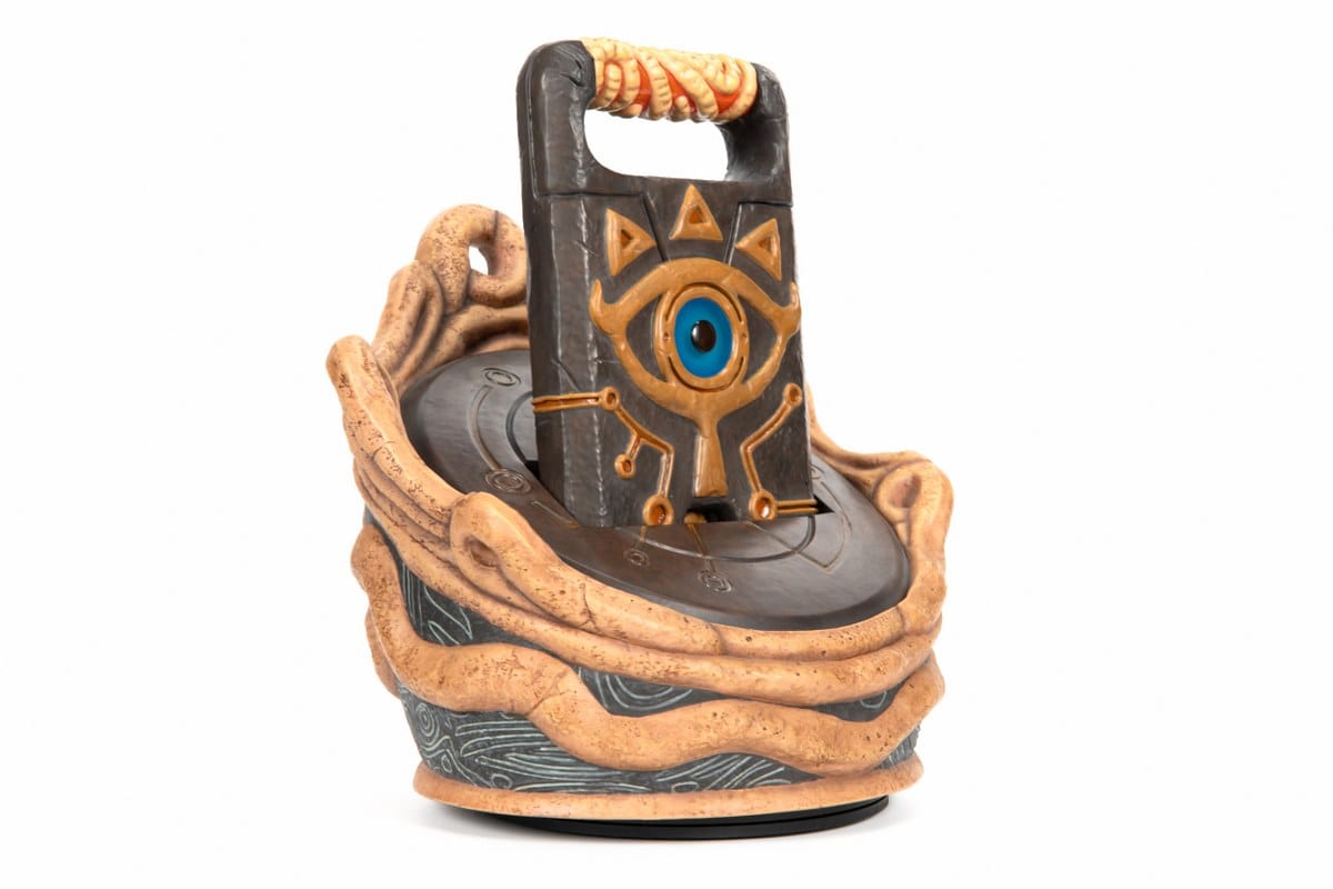 FIRST 4 FIGURES The Legend of Zelda: Breath of the Wild Sheikah Slate Limited Edition Statue