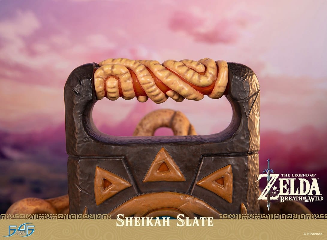 FIRST 4 FIGURES The Legend of Zelda: Breath of the Wild Sheikah Slate Limited Edition Statue