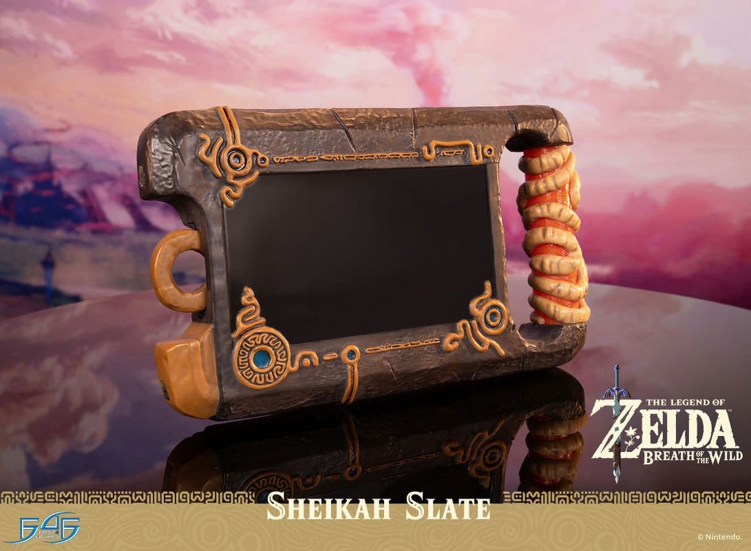 FIRST 4 FIGURES The Legend of Zelda: Breath of the Wild Sheikah Slate Limited Edition Statue