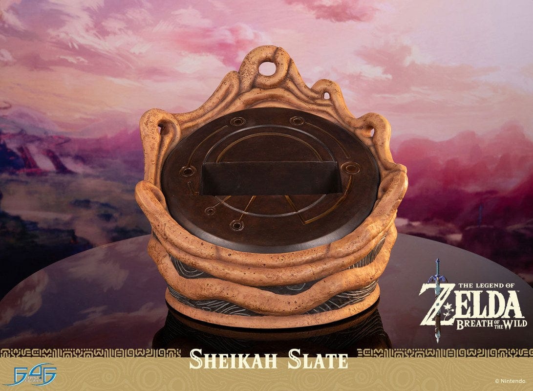 FIRST 4 FIGURES The Legend of Zelda: Breath of the Wild Sheikah Slate Limited Edition Statue