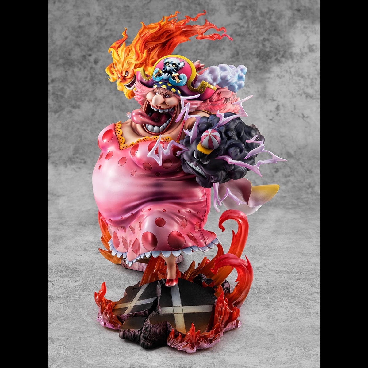 MEGAHOUSE Portrait.Of.Pirates ONE PIECE "WA-MAXIMUM”: Great Pirate "Big Mom" Charlotte Linlin