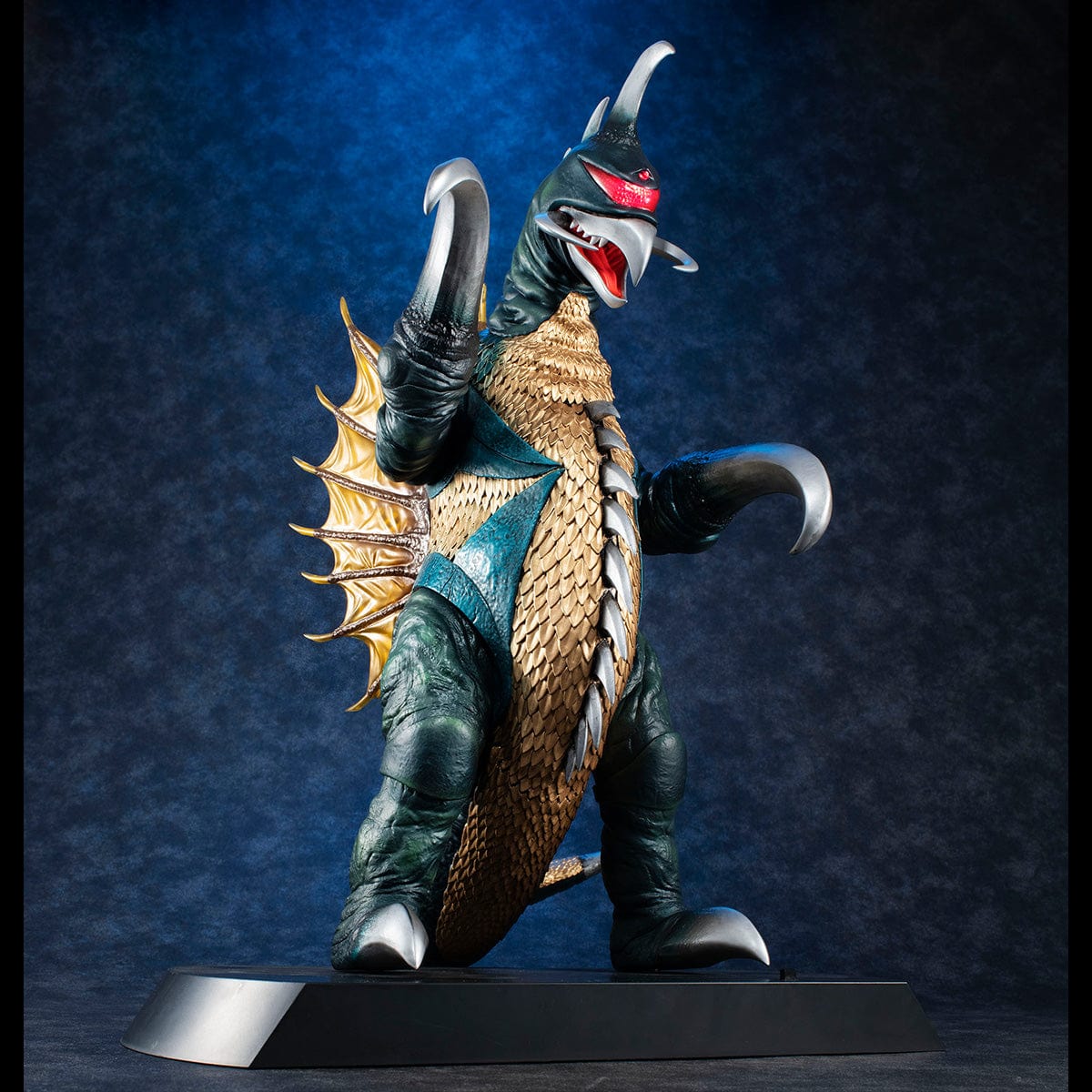 MEGAHOUSE Ultimate Article Monsters: Gigan (1972)