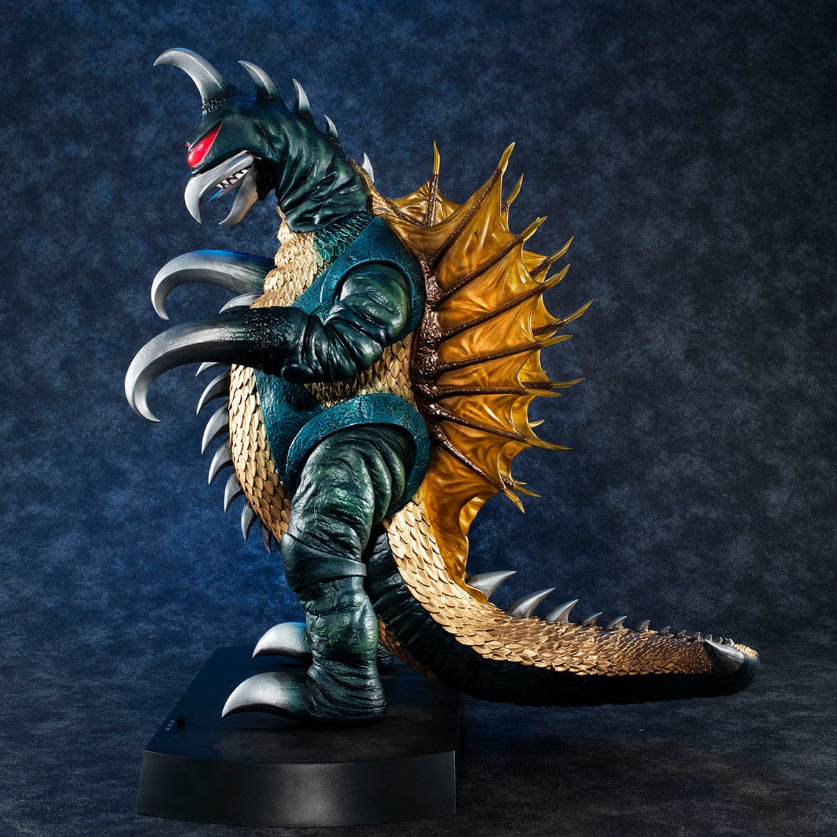 MEGAHOUSE Ultimate Article Monsters: Gigan (1972)