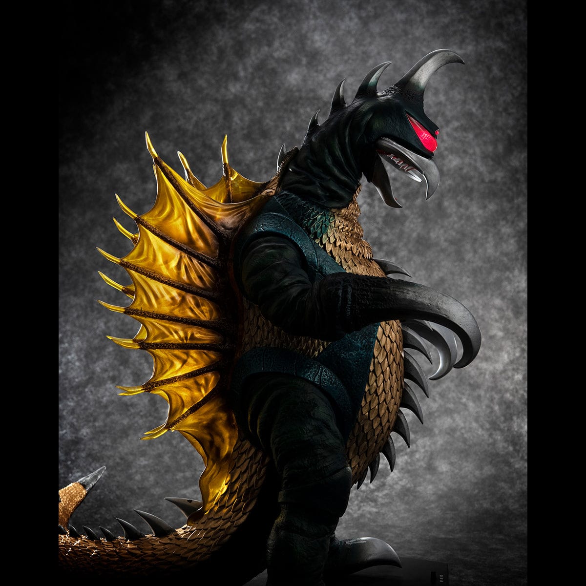 MEGAHOUSE Ultimate Article Monsters: Gigan (1972)