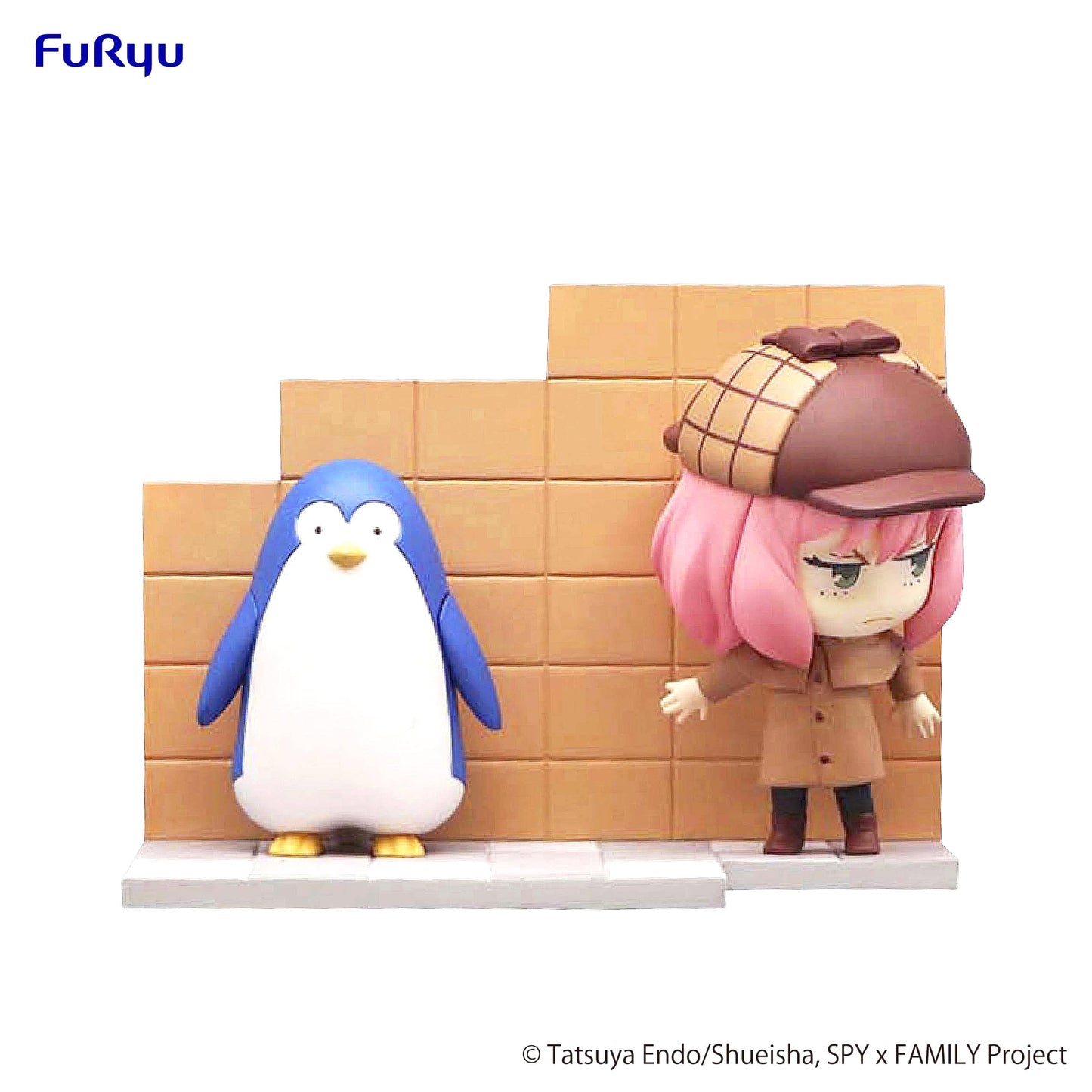 FURYU Spy x Family Anya & Penguin Hold Figure