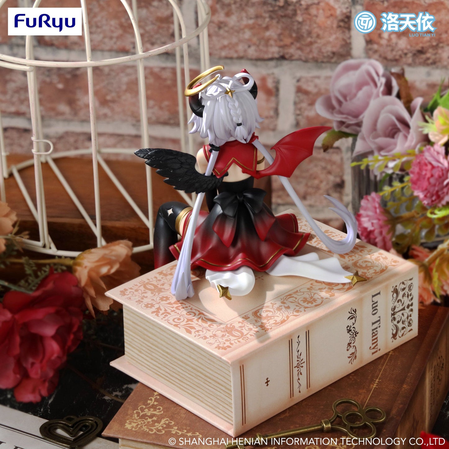 FURYU LUO TIAN YI V Singer Luo Tian Yi (Fallen Angel ver.) Noodle Stopper Figure